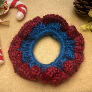 Holidays crochet scrunchies​
